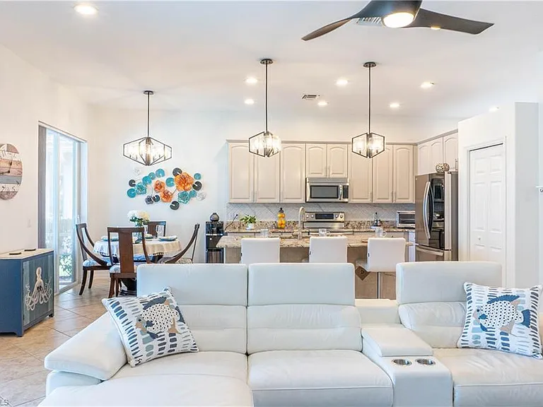 14059 Mirror Ct — Photo 4