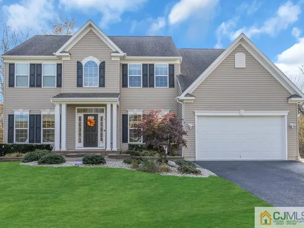 9 Stasi Ct, Old Bridge, NJ 08857