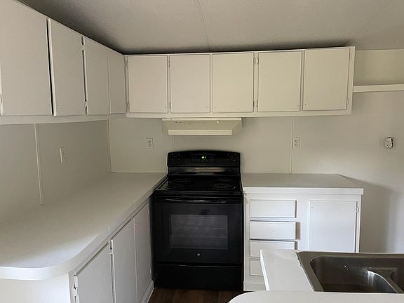 2nd image of 301 Morocco Dr