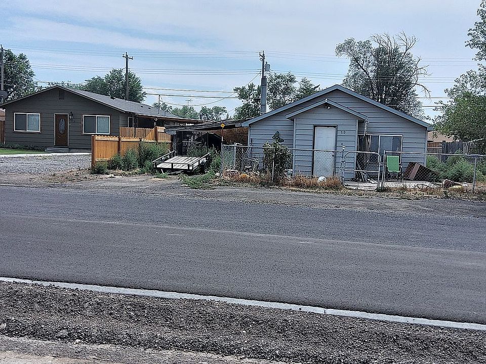 FIXER UPPER.      GREAT LOCATION