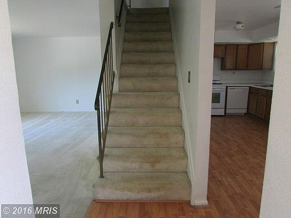 4th image of 1012 Carrington Ave