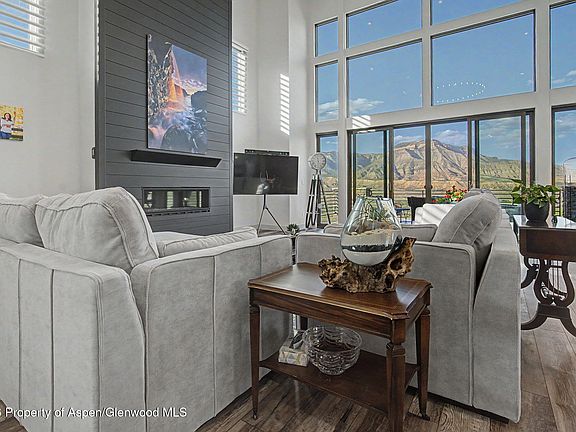 4th image of 63 Meadow Creek Dr