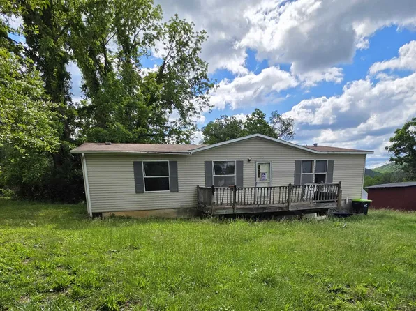 700 Walnut Ave, Pulaski, VA 24301