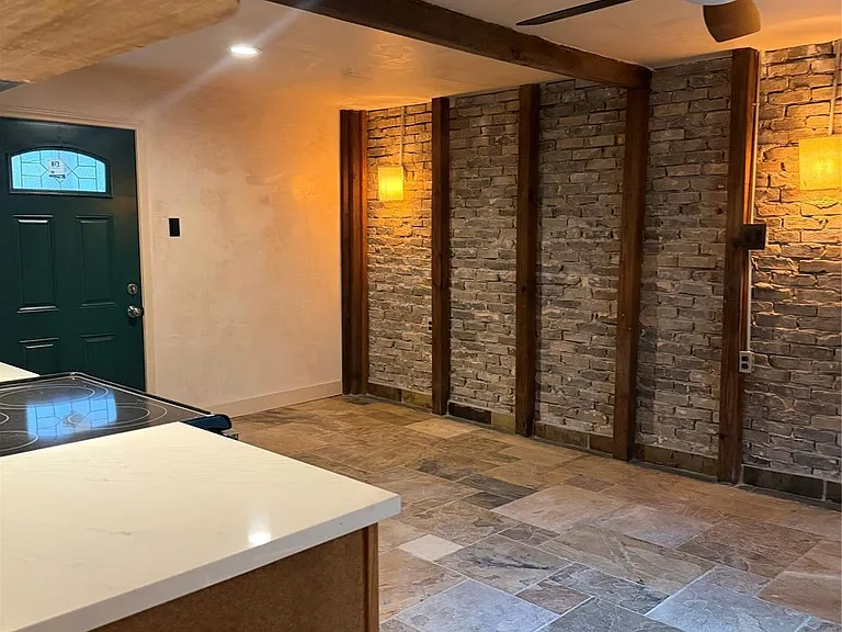 239 1/2 Westheimer Rd #A — Photo 1