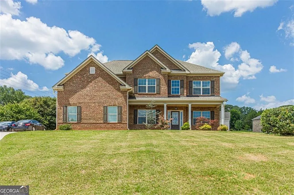 5 bed, 3599 sqft, $3,800 — Photo 1