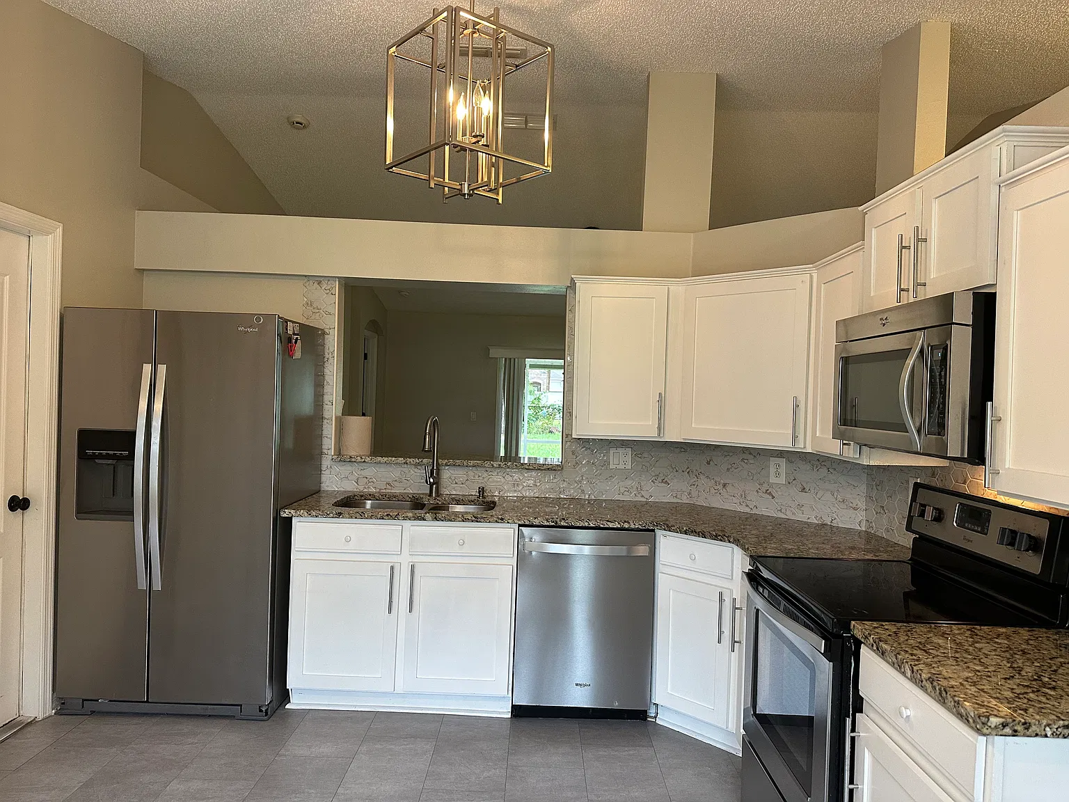 3 bed, 1271 sqft, $1,850 — Photo 3