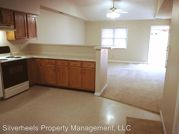 4th image of 302 Ingleside Ave APT A