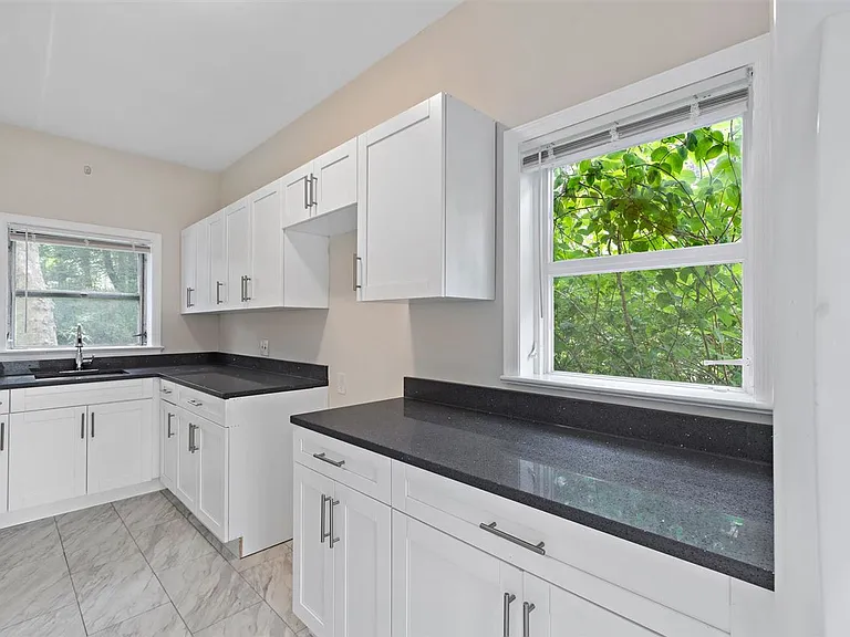 710 Boulevard E #1 — Photo 8