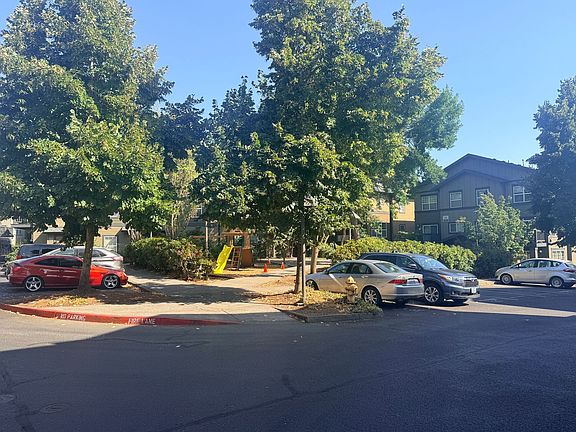 3rd image of 1050 SW 170th Ave Unit 200