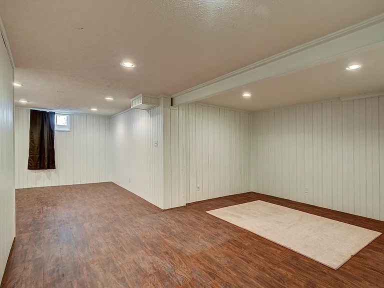 6032 William St — Photo 25