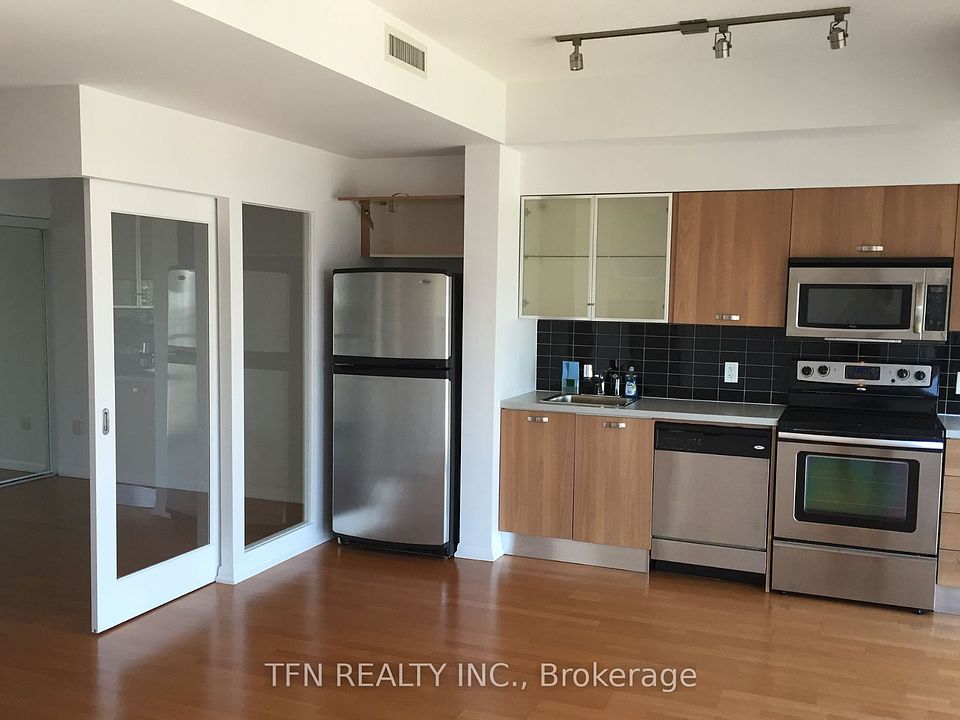 1st image of 37 Grosvenor St #3504