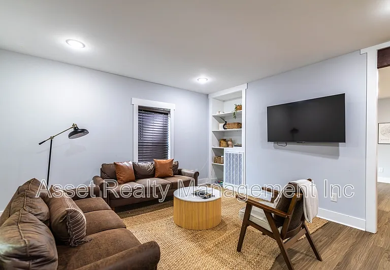 301 E Quincy Ave — Photo 28