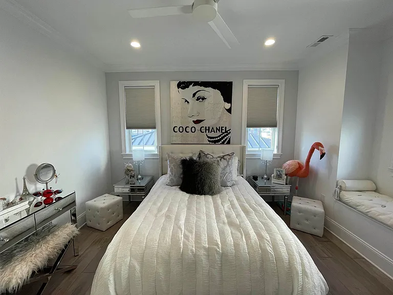 102 S Essex Ave — Photo 40