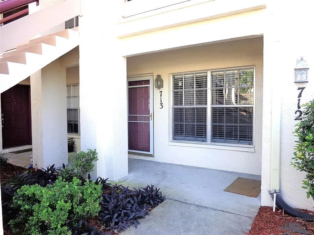 2 bed, 1.0 bath, 925 sqft, $1,570 — Photo 4