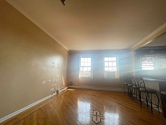 3rd image of 760 Tompkins Ave #3