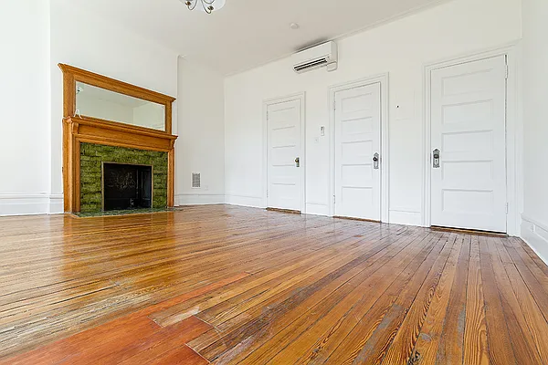 Rented by Dixon Advisory USA Inc. | media 33