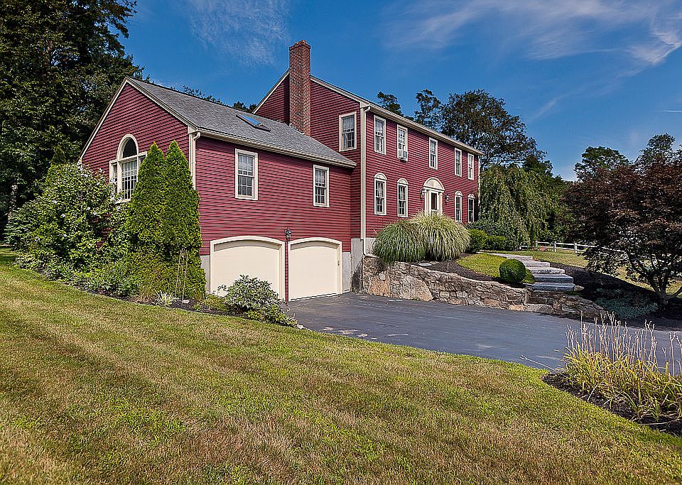 1st image of 8 Laurelwood Ln