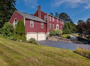 8 Laurelwood Ln, Medway, MA 02053