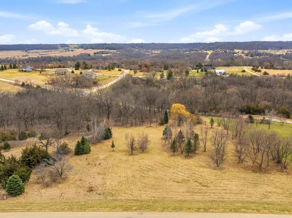 3 Summit Pass, Galena, IL 61036