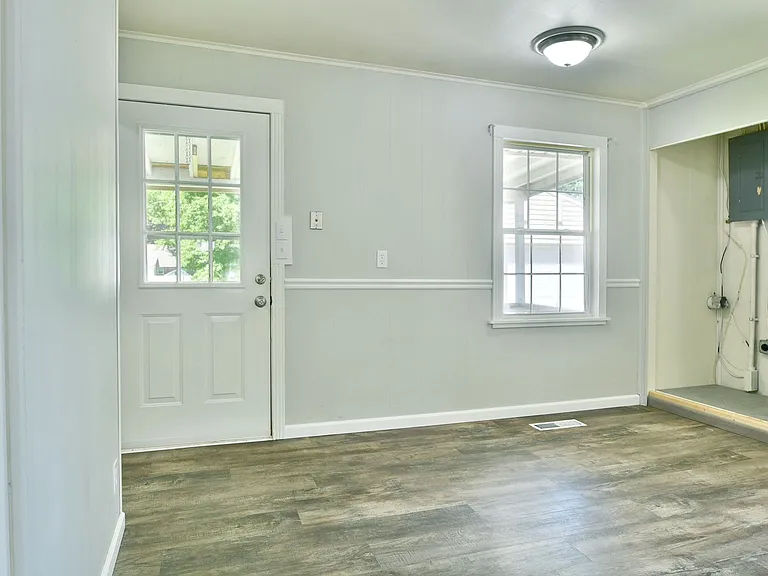2344 Clearview Dr — Photo 10