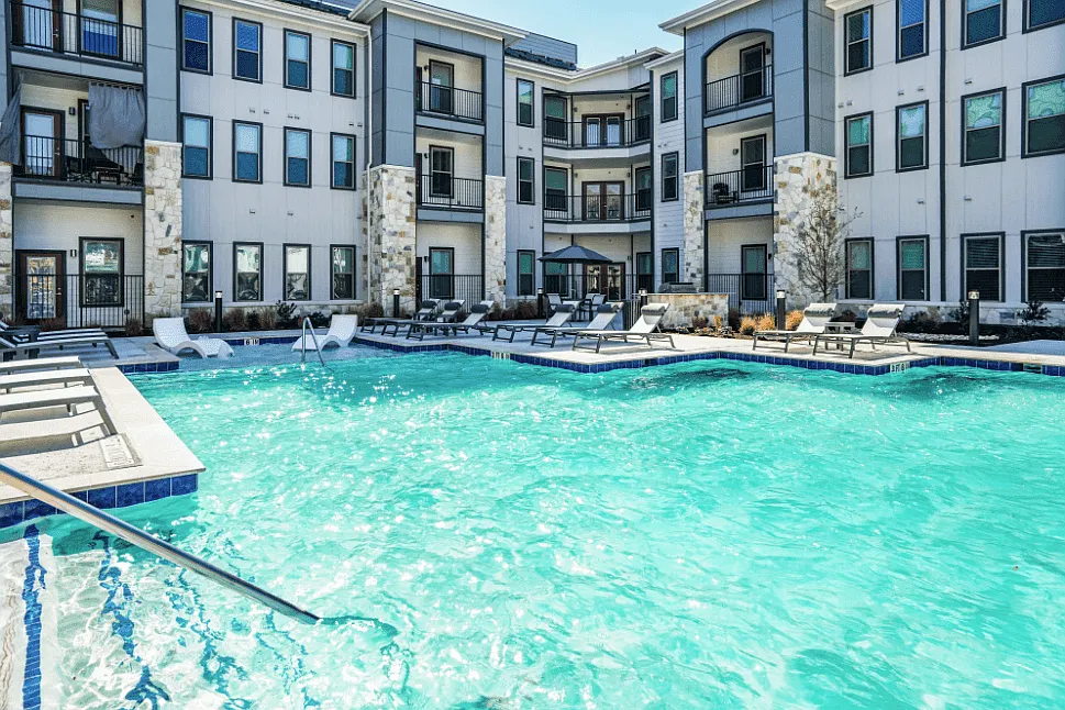 The Grand at Manor Apartments — Photo 1