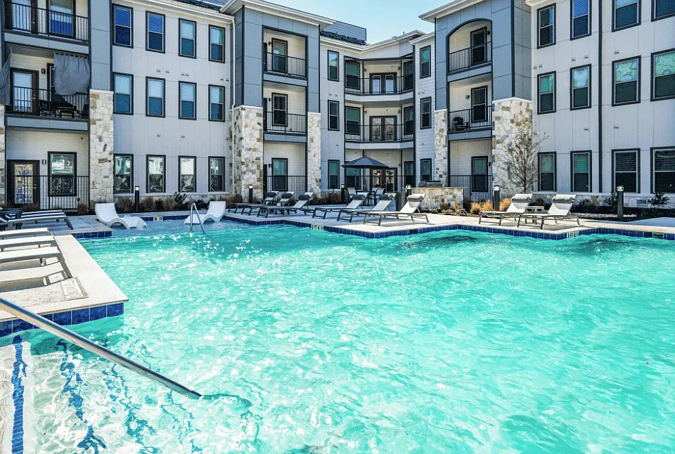 The Grand at Manor Apartments