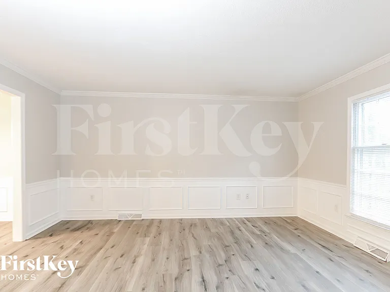 8300 Nathanael Greene Ln — Photo 2