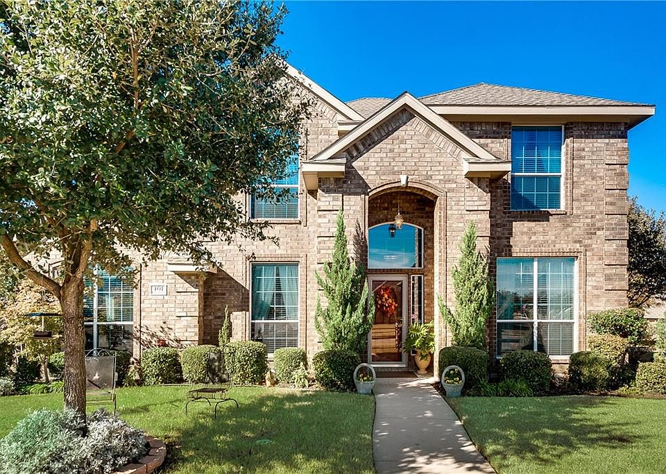 1st image of 401 Da Vinci Ln