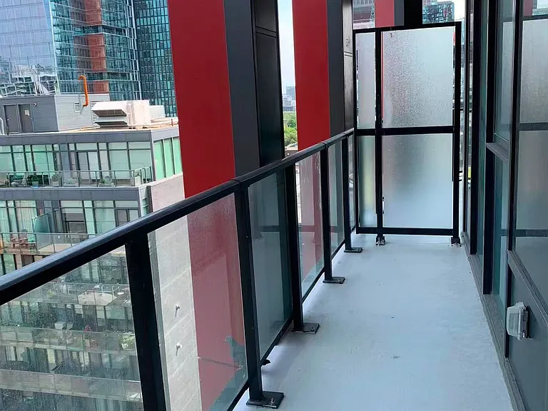 180 Front St E #1802 — Photo 9