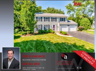 110 Hamilton Ln, Wheaton, IL 60189