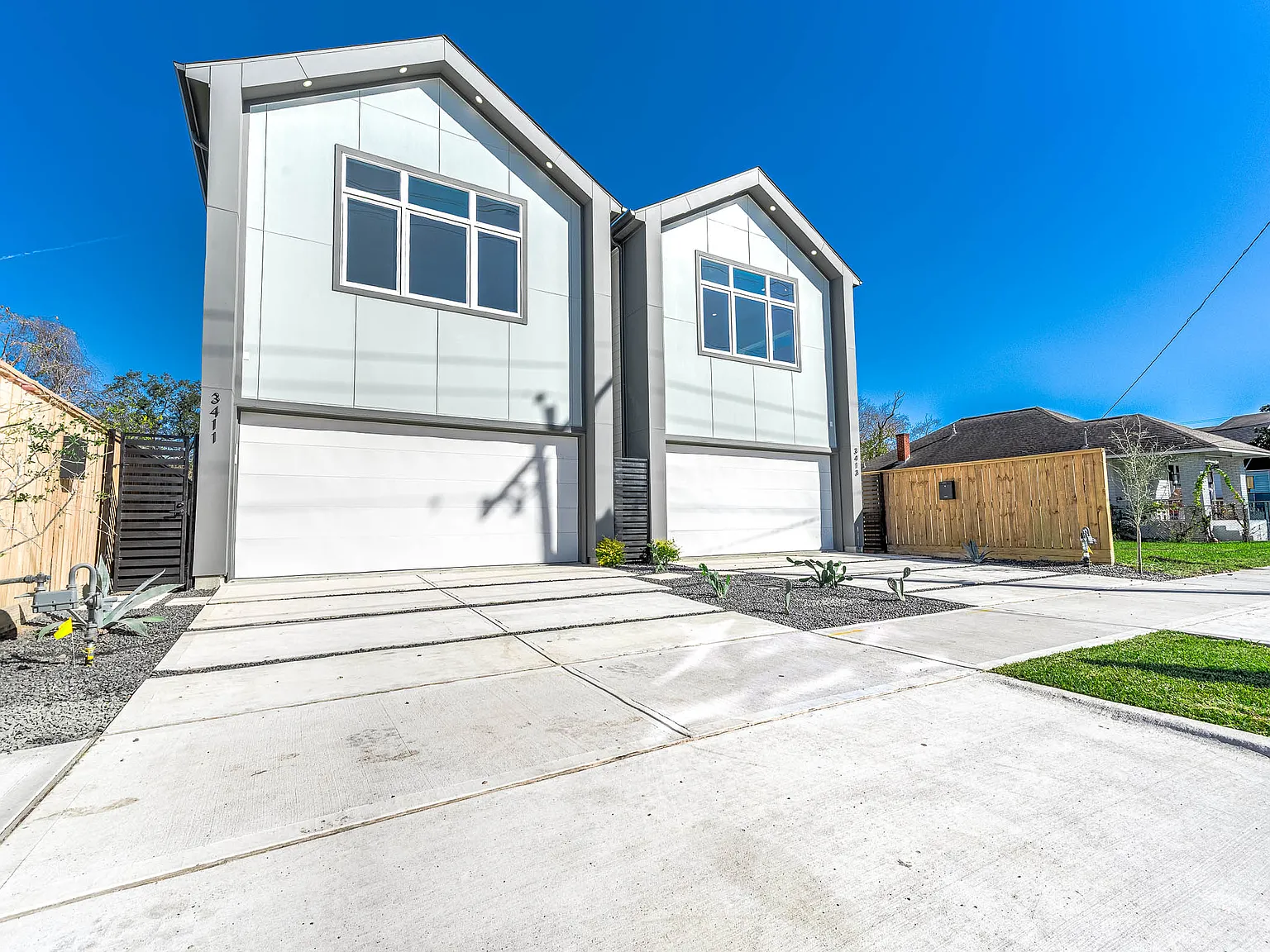 3 bed, 2.5 bath, 2336 sqft, $2,950 — Photo 1