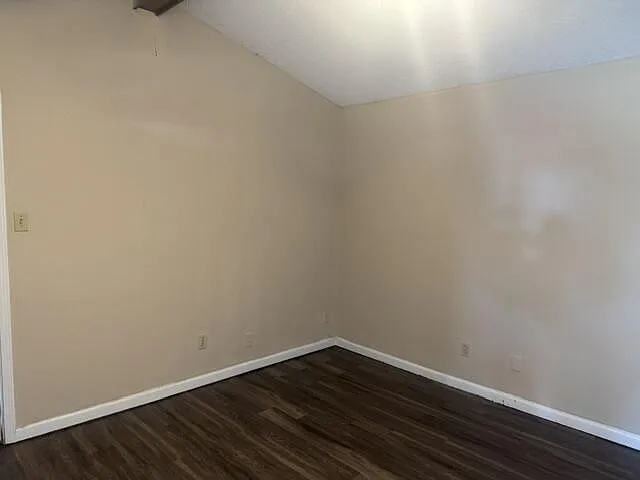 125 Chestnut Dr — Photo 2