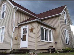 211 E Benton St, Wapakoneta, OH 45895