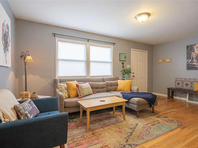 2110 S Hooker Way — Photo 1