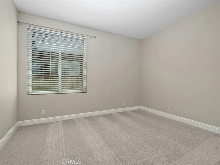22481 Ivy Rdg — Photo 17