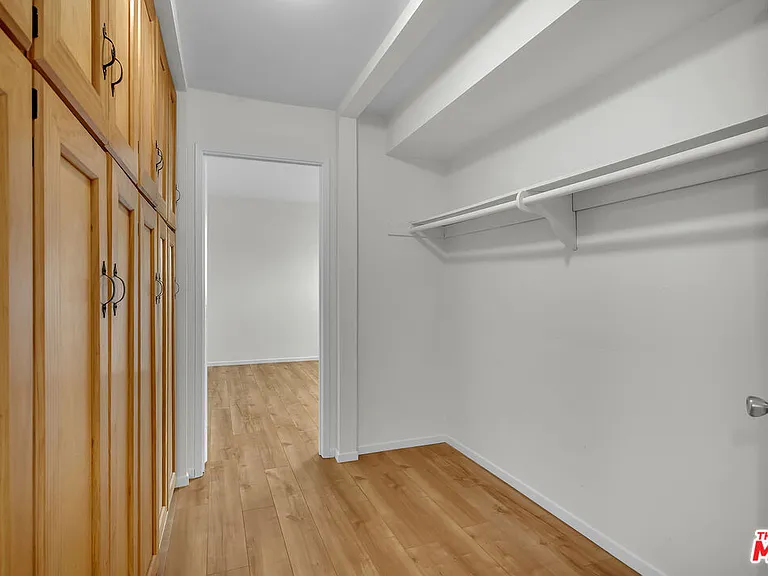 620 N Kenwood St #209 — Photo 23