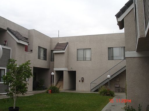 3rd image of 8465 Ventura Canyon Ave APT 111