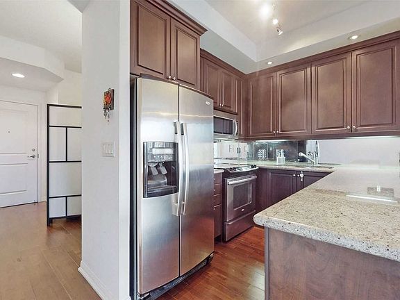 2nd image of 628 Fleet St #413