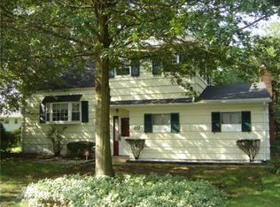 10 Gray Dr, South Plainfield, NJ