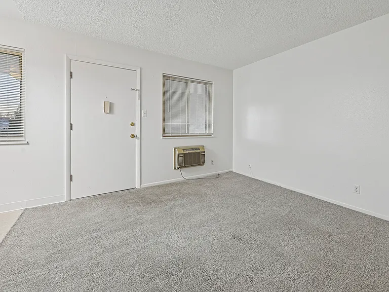 Taylor St Apartment — Photo 10