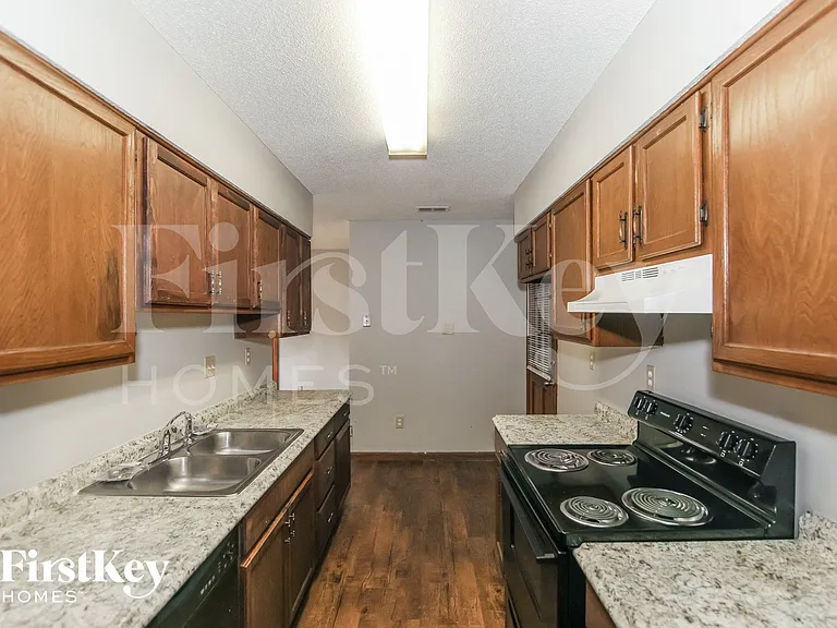 3083 Dumbeath Rd — Photo 6