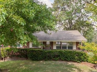 699 Essex St, De Soto, MO 63020