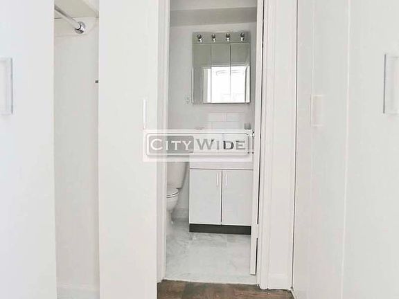4th image of 165 E 35th St #10L