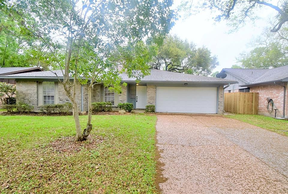 1st image of 13563 Fernhill Dr