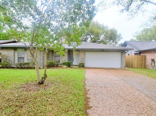 13563 Fernhill Dr, Sugar Land, TX 77498