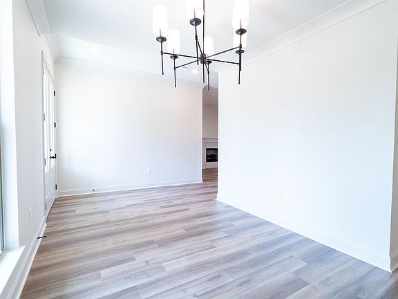 4th image of 13530 Eagles Park Dr