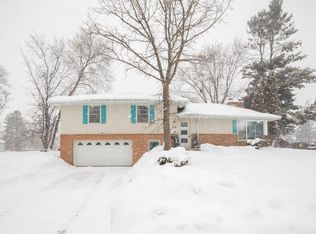 5415 Twin Lake Ter N, Minneapolis, MN 55429