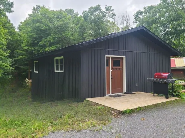 7760 Canoe Lake Rd, South Frontenac, ON K0H 1W0