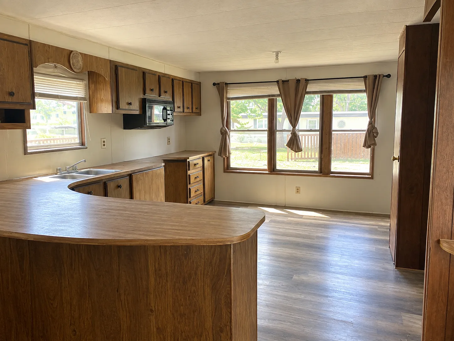 2 bed, $850 — Photo 1