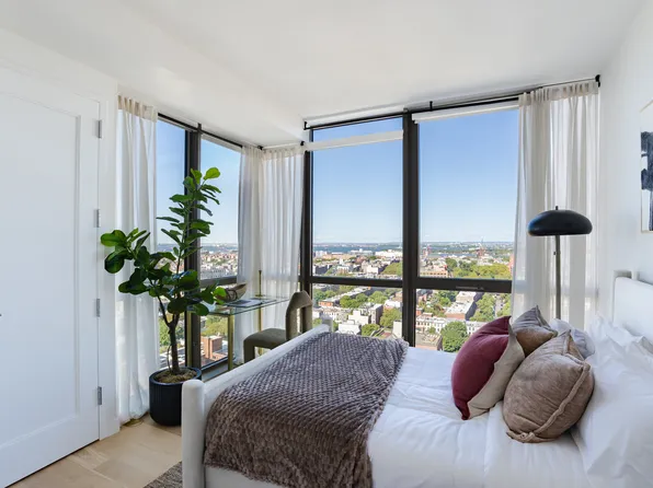 325 Bond Street image 1 of 13